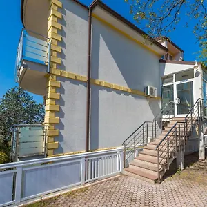 apartment-helena-dramalj.primorje-gorskikotar.com/